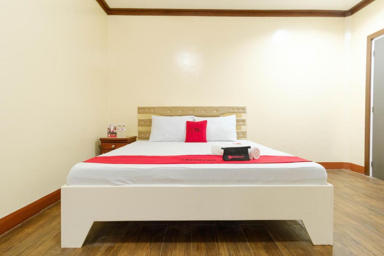 Reddoorz Plus @ Seaborne Hotel Subic Zambales Екстер'єр фото