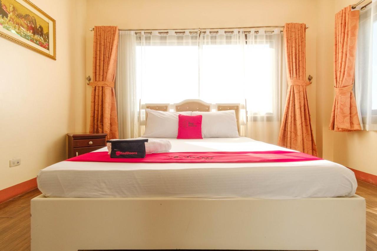 Reddoorz Plus @ Seaborne Hotel Subic Zambales Екстер'єр фото